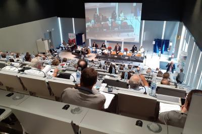 Agrandir l'image - fenêtre modale - Amphithéâtre du Pôle Agglo21 durant un événément