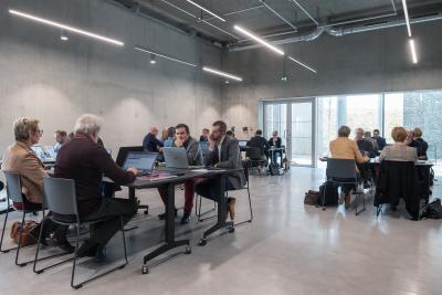 Agrandir l'image - fenêtre modale - Réunion au Pôle Agglo21